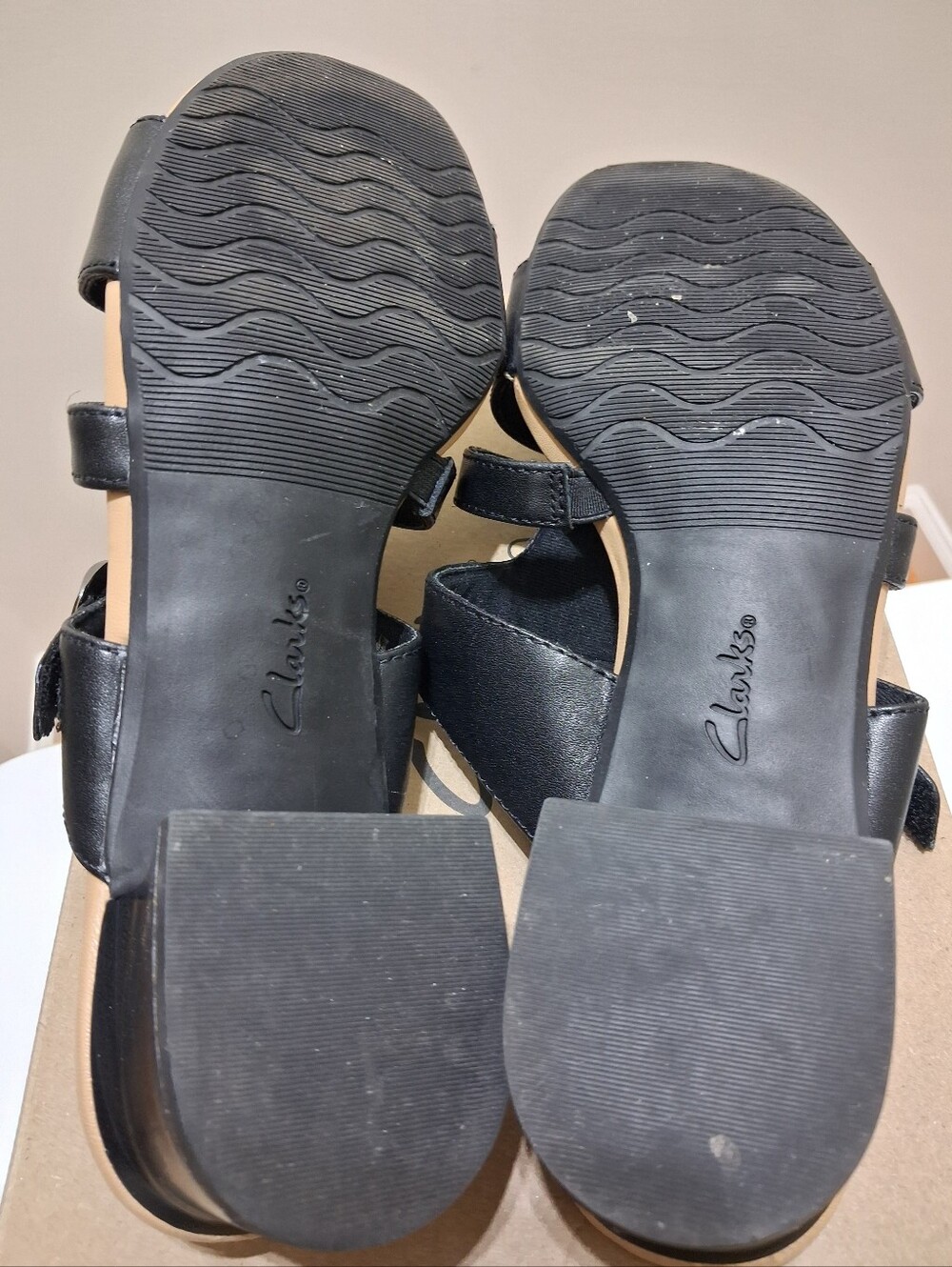 Clarks Sandals - Picture 5 of 6